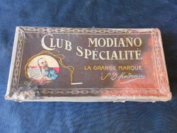 Modiano cigaretta 1920-as évek kb 40 szál jelzett cigivel.A gyár 75 éve megszűnt.