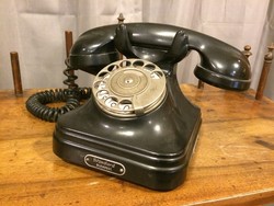 Fekete bakelit telefonkészülék, 1940 körül, Standard