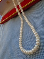 Akoya string of pearls Japanese, not used, in its own box, very showing original