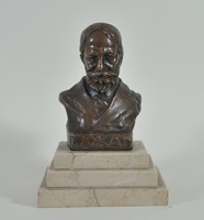 Maugsch Gyula (1882-1946) Jókai Mór büszt márvány talpon
