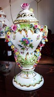 Több-száz virággal felrakott Herendi QueenVictoria porcelán díszváza