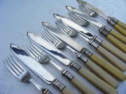 Gyönyörű ezüstözött, antik 6 személyes kés -villa, evőeszköz készlet eredeti díszdobozban