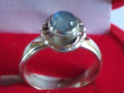 Női ezüst gyűrű hold kővel