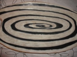 Csigavonalú díszítésű  tál, asztalközép Gorka Líviától