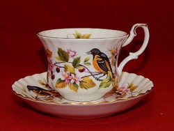Royal Albert erdei madár sorozat sárgarigó tagja, teás szett