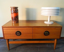 Retro / mid century chest of drawers (sideboard)