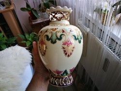Zsolnay áttört porcelán váza