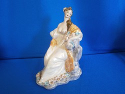 Gyönyörű nagy méretű pihenő hölgy Apulum porcelán 20 cm magas