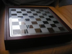 Sakk és korong játék Fa dobozos üveg figurás  szép állapotú ritkaság leárazva ajándékozhatóan