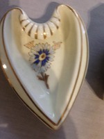 Búzavirágos Zsolnay,porcelán, szív alakú hamutál