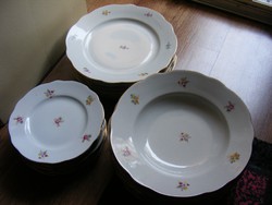 18 darabos virágos Zsolnay tányér készlet