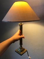 Réz oszlop talpu asztali lámpa 