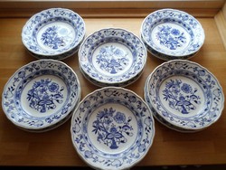 Régebbi csehszlovák hagymamintás porcelán tányér készlet mély-lapos