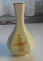 Hollóházi krém színű vázácska