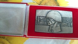Katonai plakett -kitüntetés+doboza