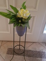 Virágállvány, virágtartó, kerámia vázával