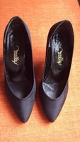 Black silk material, high-heeled casual nail shoes, size 38--mully brand.