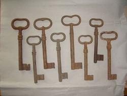 8 darab kovácsoltvas kulcs