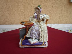 Egy gyönyörű Alt wien porcelán szobor,a Festőnő!