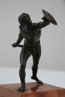 Római,katona, férfi akt bronz szobor.Gladiátor,karddal harcoló ,pajzs a bal kezében