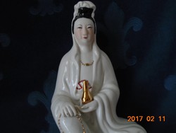 BLANC DE CHINE DEHUA KWAN YIN az Irgalom kínai istennője lótuszvirágon  25 cm