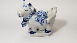 Zsolnay porcelán tehén figura