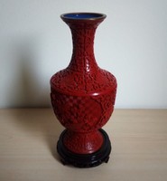 Régi jelzett kínai cinóber váza, talapzatával