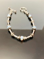 Meseszép ezüst karkötő opál gyöngyökkel 