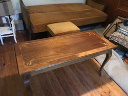 Komplett neobarok szoba bútor, ágy-kanapé, 2 szék, 2 karos szék, intarziás asztalka, komód lábtartó