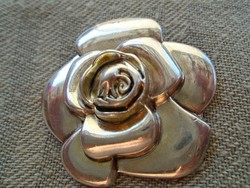 Nagyméretű rózsa fejet ábrázoló női bross 958 jelzéssel ezüst ?
