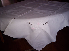 80X80 cm embroidered elegantly simple centerpiece..... X
