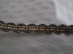 Fém - exkluzív - csipkeszalag - bronz színű - 41 m. szélessége 1 cm