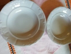 2 db Zsolnay porcelán indamintás paraszt tányér, mély, leveses tányér