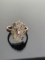 Meseszép ezüst gyűrű gránát kővel 