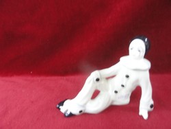 Pierrot fekvő bohóc, magassága 12,5 cm, hossza 17 cm.