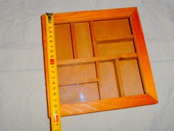 Gombtartó  régi fadoboz kihúzható üveg tetővel 