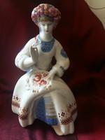 Pollone Orosz Porcelán Hímző Nő