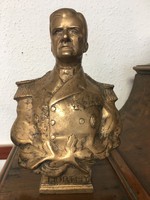 Horthy Miklós bronz szobor