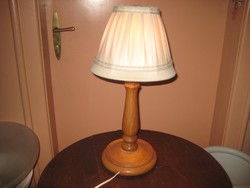 Régebbi fa asztali lámpa