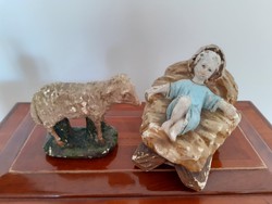 Régi gipsz karácsonyi szobor kis Jézus jászolban vintage betlehemi bárány figura 2 db