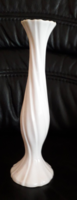 Fehér színű kecses Capodimonte váza