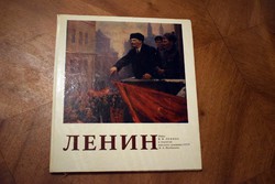 Lenin életét festményekben bemutató művészeti könyv 1977 politika és művészet