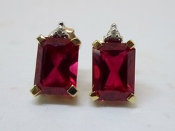 Szép  rubin és gyémánt  arany fülbevaló 