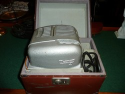 Antique weimar 3 projector in mint condition, with cord and bag
