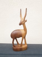 Csodaszarvas vagy antilop fa szobor