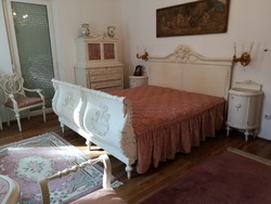 Luxus, fehér 100 éves antik komplett hálószoba garnitúra (ágy, fésülködőasztal, szekrény, asztal