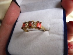3 vörös gránát és 4 fehér zafír köves arany gyűrű 