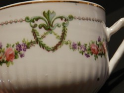 Antik girlandos,bordázott teás csésze , ritka gyűjtői darab