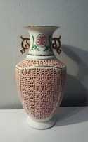 Áttört porcelán váza