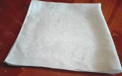 Monogramos , fehér, damaszt szalvéta 60 x 63 cm